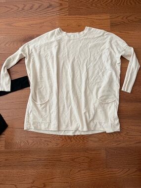 Bundle of 2 Tea n Rose Long Sleeve Pocket Tunic/Lightweight  Knit Sweater Tops